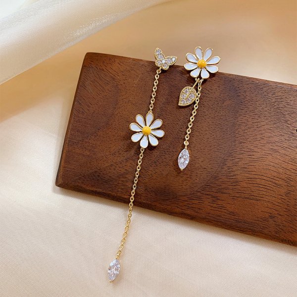 Flower Daisy Clavicle Chain Necklace for Women Girls Korean Style Sweet Short Choker Statement Wedding Bridal Jewelry Neck Chain