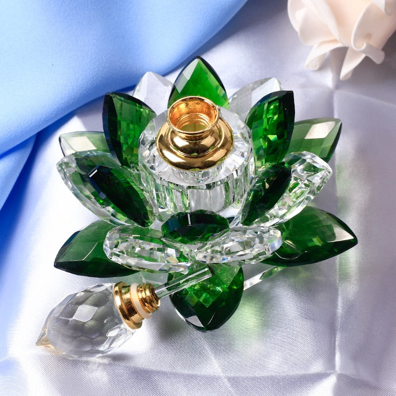 2022New Retro Crystal Lotus Perfume Bottle Empty Glass Flower Ornament Home Decor Refillable Bottle For Lady Car Decoration Gift