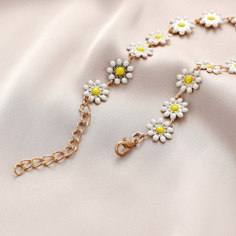 Flower Daisy Clavicle Chain Necklace for Women Girls Korean Style Sweet Short Choker Statement Wedding Bridal Jewelry Neck Chain